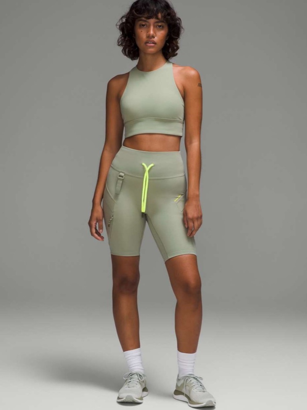 Lululemon Cargo Super-High-Rise Hiking Short 8"